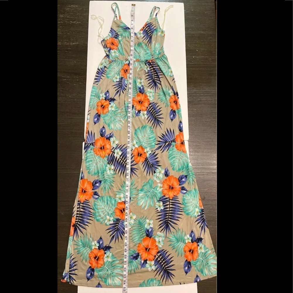 The vintage shop
dress